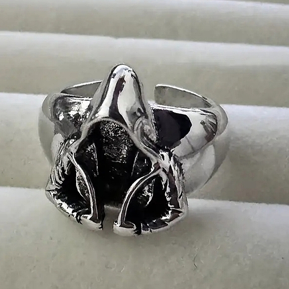 New! MEN'S Dark Assassin Cloak Silver Plated Ring. Adjustable - Picture 5 of 5